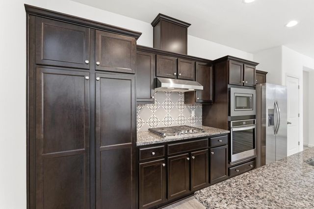 115 Capstone Way S, Madera, CA 93636