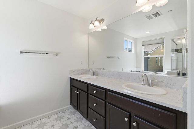 115 Capstone Way S, Madera, CA 93636