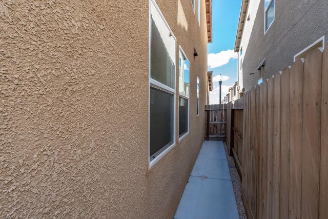 115 Capstone Way S, Madera, CA 93636