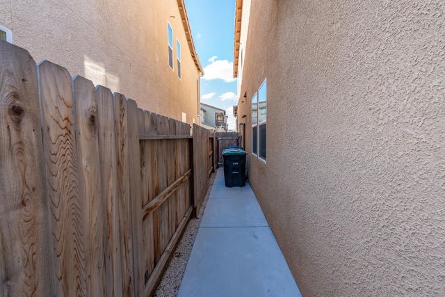 115 Capstone Way S, Madera, CA 93636