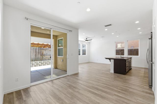 115 Capstone Way S, Madera, CA 93636