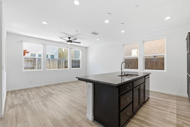 115 Capstone Way S, Madera, CA 93636