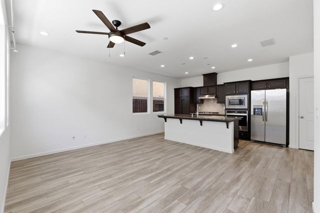 115 Capstone Way S, Madera, CA 93636