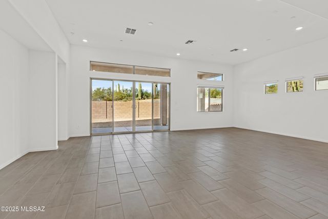 14733 N Blue Juniper Lane, Marana, AZ 85658