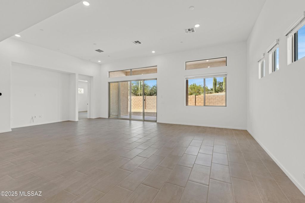 14733 N Blue Juniper Lane, Marana, AZ 85658