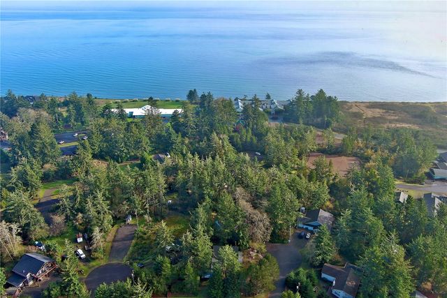 1013 Discovery Avenue SE, Ocean Shores, WA 98569