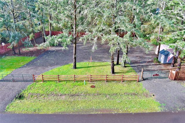 1013 Discovery Avenue SE, Ocean Shores, WA 98569