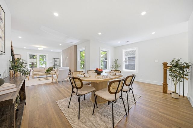 54 Rangeley Rd 54, Newton, MA 02465