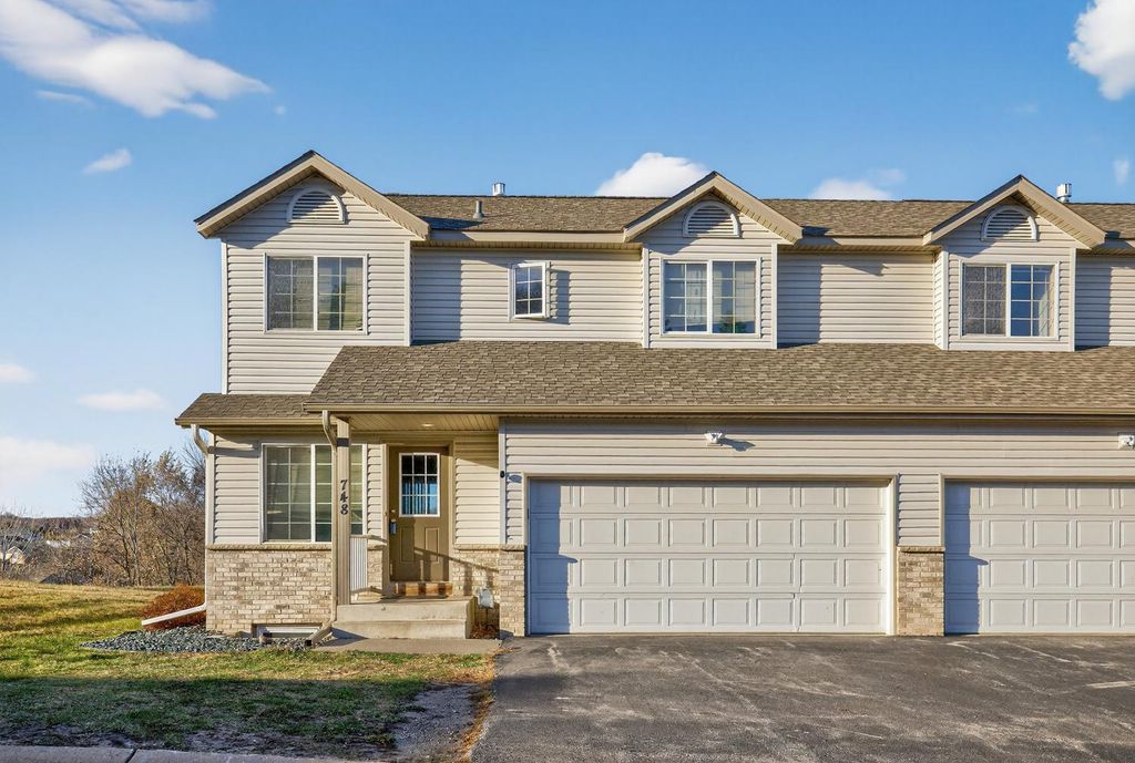 748 Baylee Place SW, Pine Island, MN 55963