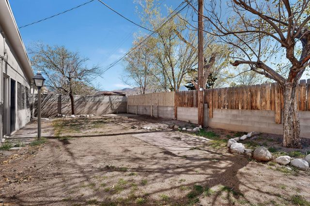 1114 Elizabeth Street NE, Albuquerque, NM 87112