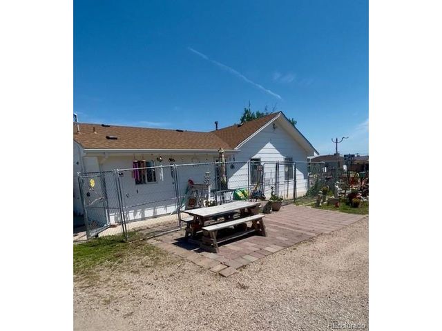 75 N Market St, Keenesburg, CO 80643