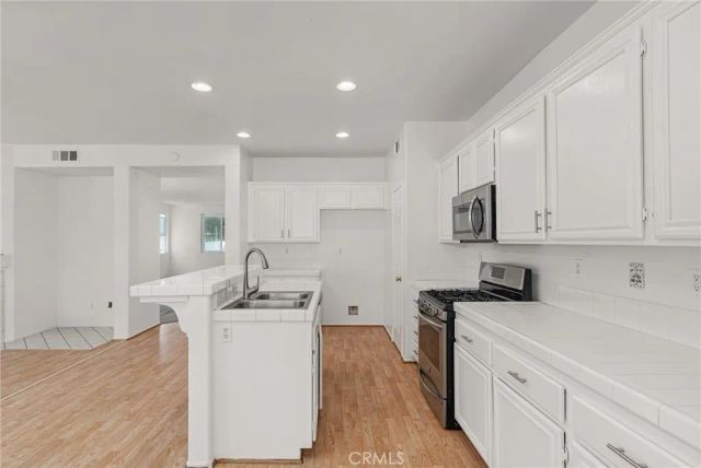 3141 Thoroughbred, Ontario, CA 91761