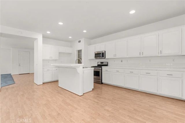 3141 Thoroughbred, Ontario, CA 91761