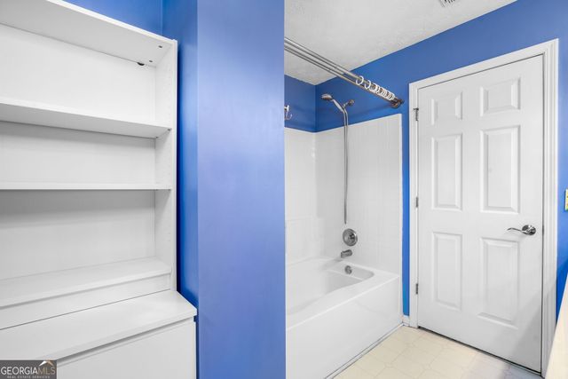 562 Windcroft Circle NW, Acworth, GA 30101