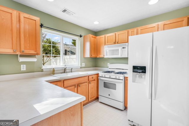 562 Windcroft Circle NW, Acworth, GA 30101