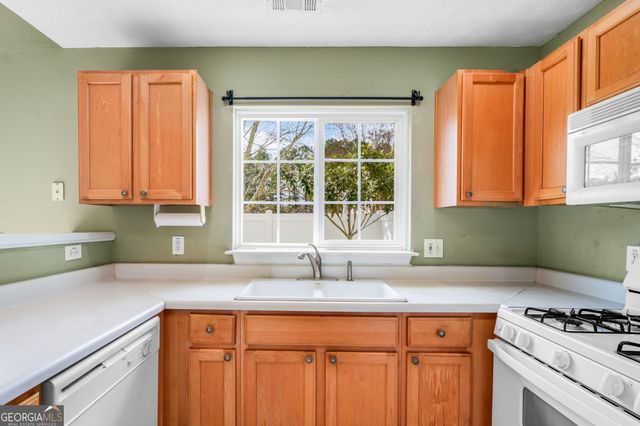 562 Windcroft Circle NW, Acworth, GA 30101