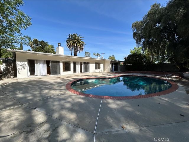 24010 Hatteras, Woodland Hills, CA 91367