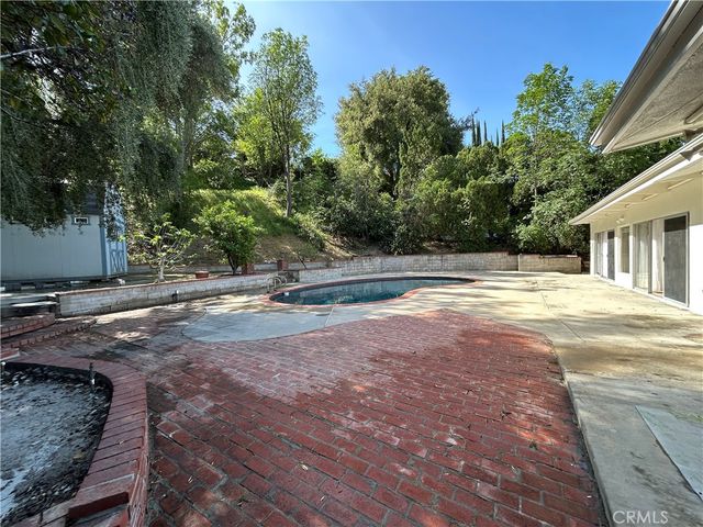 24010 Hatteras, Woodland Hills, CA 91367