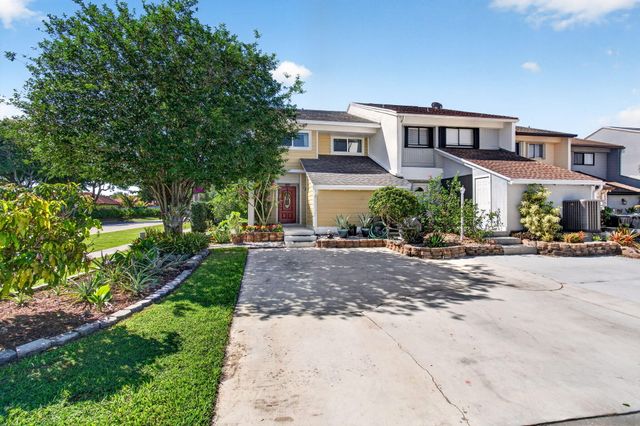 12324 Westhampton Circle, Wellington, FL 33414