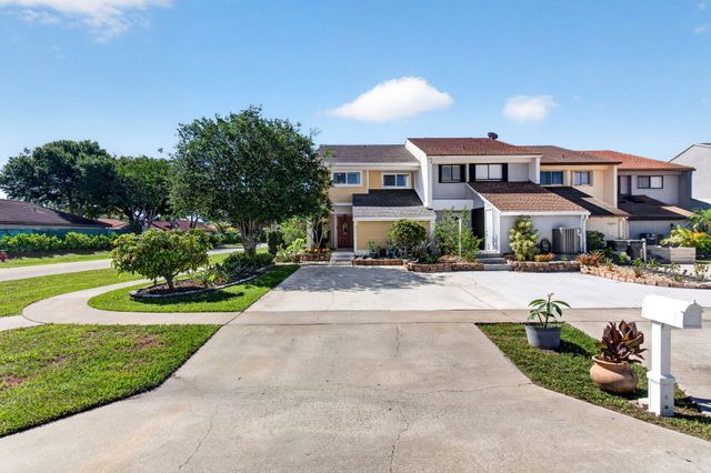 12324 Westhampton Circle, Wellington, FL 33414