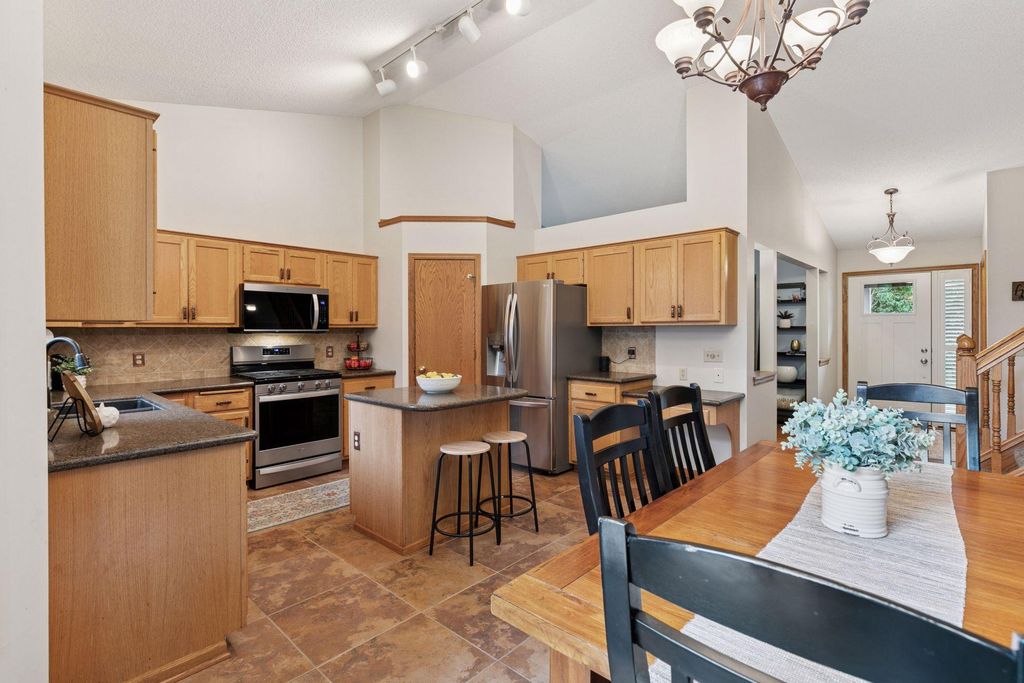 989 Coneflower Court, Eagan, MN 55123