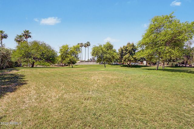 6227 N LITCHFIELD Road 12, Litchfield Park, AZ 85340