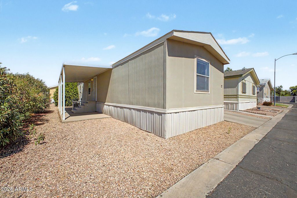 6227 N LITCHFIELD Road 12, Litchfield Park, AZ 85340
