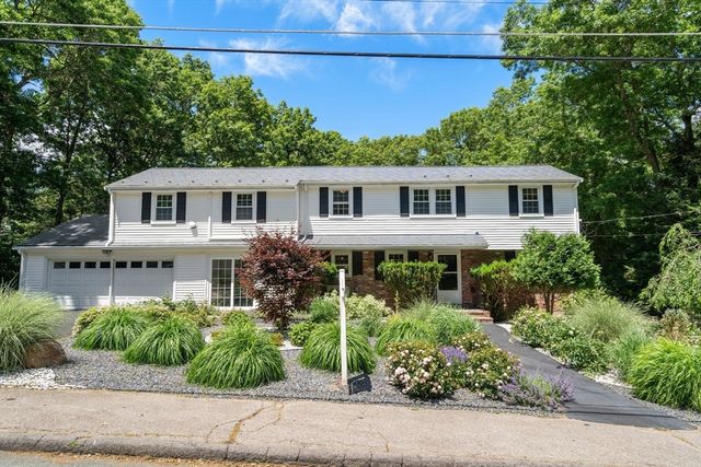 19 Country Ln, Sharon, MA 02067
