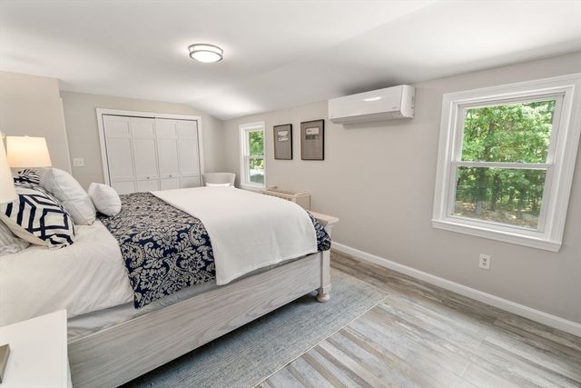 19 Country Ln, Sharon, MA 02067