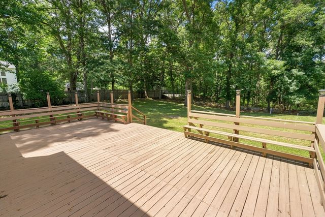 19 Country Ln, Sharon, MA 02067