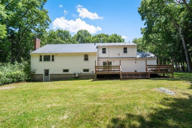 19 Country Ln, Sharon, MA 02067