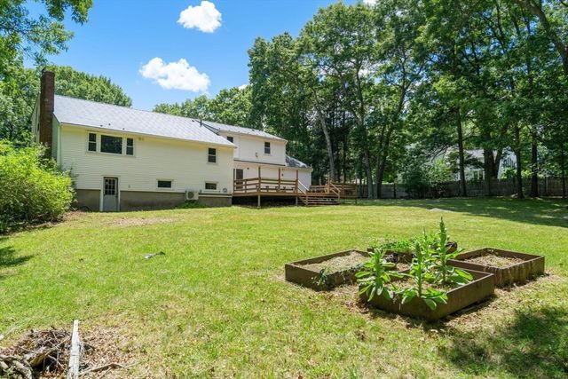 19 Country Ln, Sharon, MA 02067