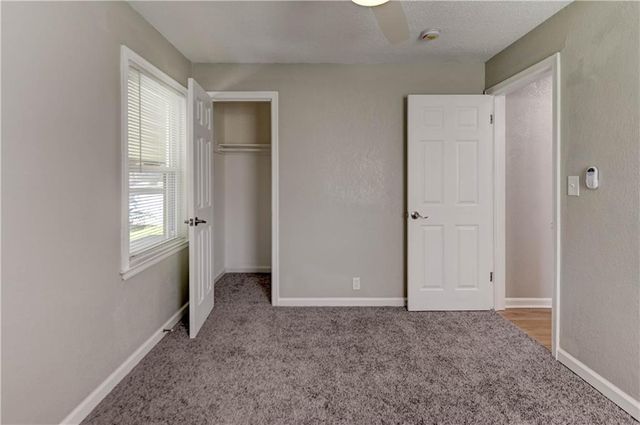 1201 W 31st Street S, Independence, MO 64055