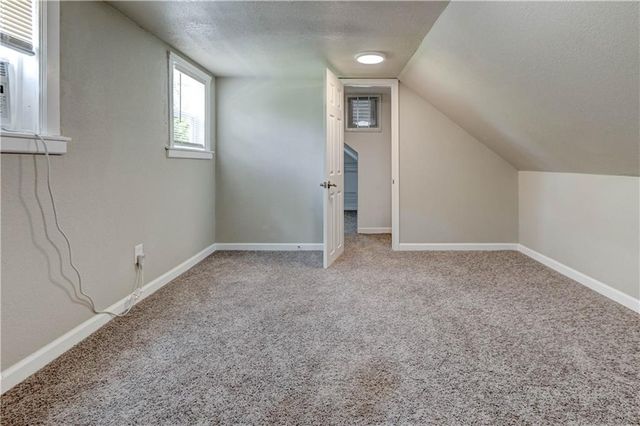 1201 W 31st Street S, Independence, MO 64055