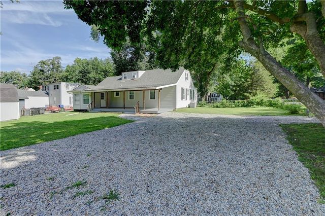 1201 W 31st Street S, Independence, MO 64055