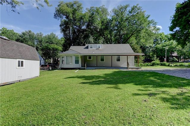 1201 W 31st Street S, Independence, MO 64055