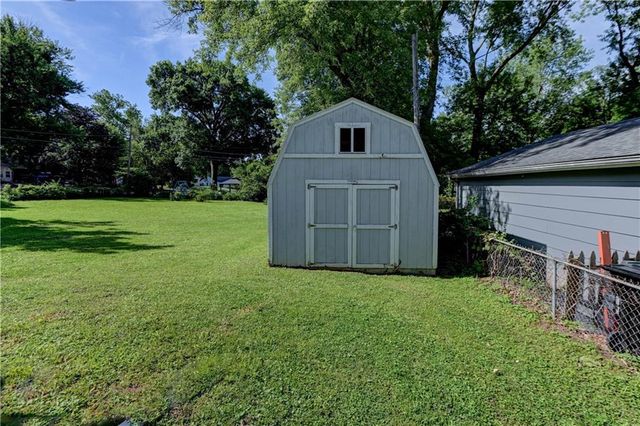 1201 W 31st Street S, Independence, MO 64055