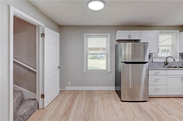 1201 W 31st Street S, Independence, MO 64055