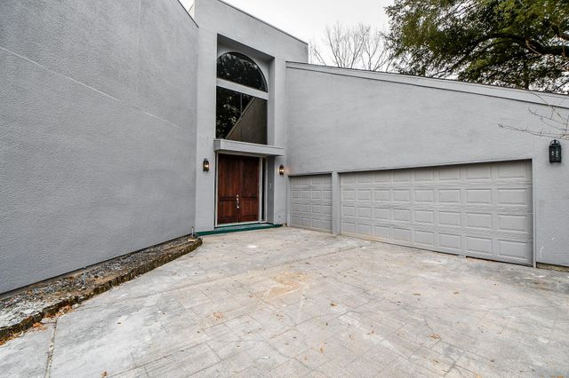 8115 Fondren Lake Drive, Houston, TX 77071