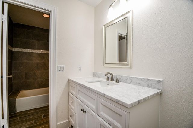 8115 Fondren Lake Drive, Houston, TX 77071