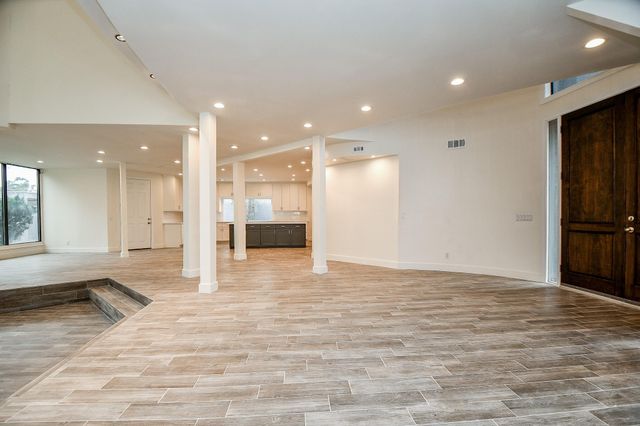 8115 Fondren Lake Drive, Houston, TX 77071