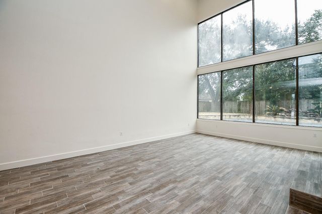 8115 Fondren Lake Drive, Houston, TX 77071