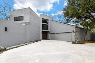 8115 Fondren Lake Drive, Houston, TX 77071