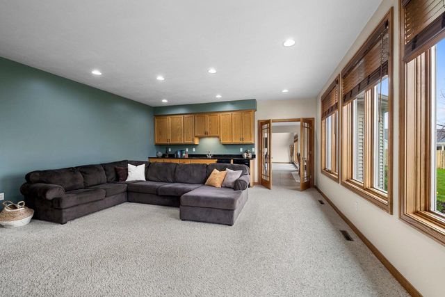 230 OAK BROOK DRIVE, Pulaski, WI 54162