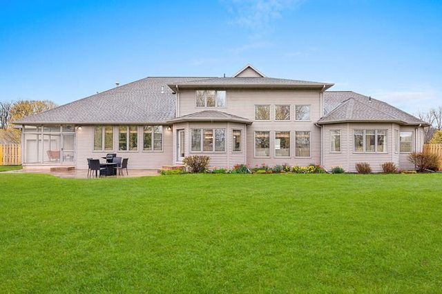 230 OAK BROOK DRIVE, Pulaski, WI 54162