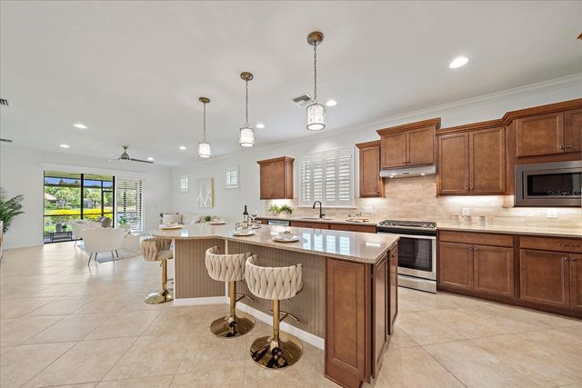 6713 CHESTER TRAIL, Lakewood Ranch, FL 34202