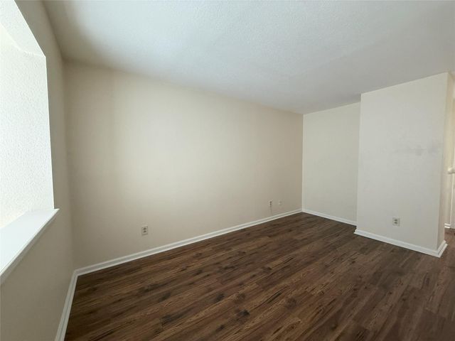 2100 Wilcrest Drive 107, Houston, TX 77042