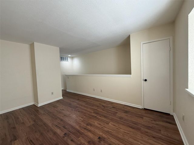 2100 Wilcrest Drive 107, Houston, TX 77042