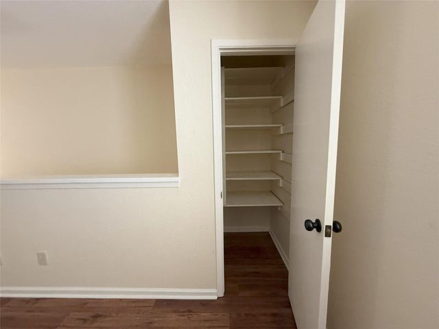 2100 Wilcrest Drive 107, Houston, TX 77042