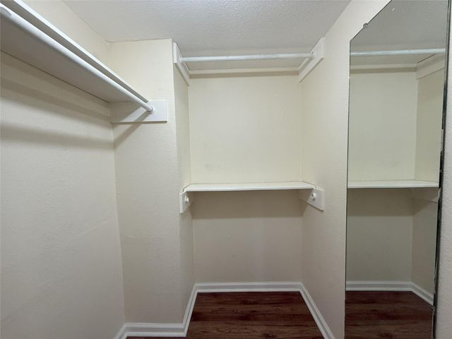 2100 Wilcrest Drive 107, Houston, TX 77042